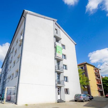 Nice Apartament Arad Dış mekan fotoğraf